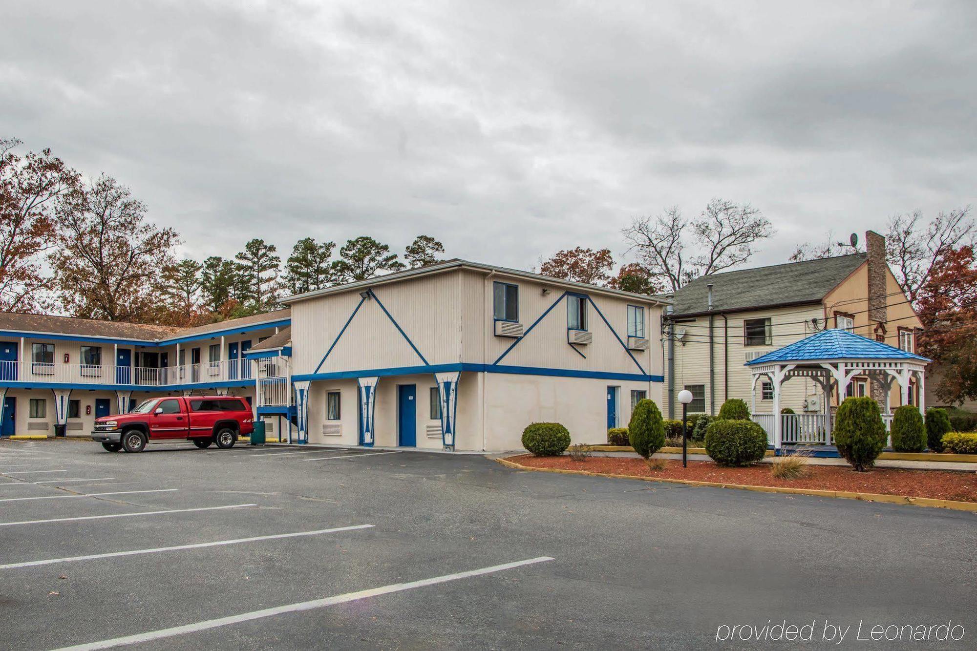 Rodeway Inn Parkway Galloway Exterior foto